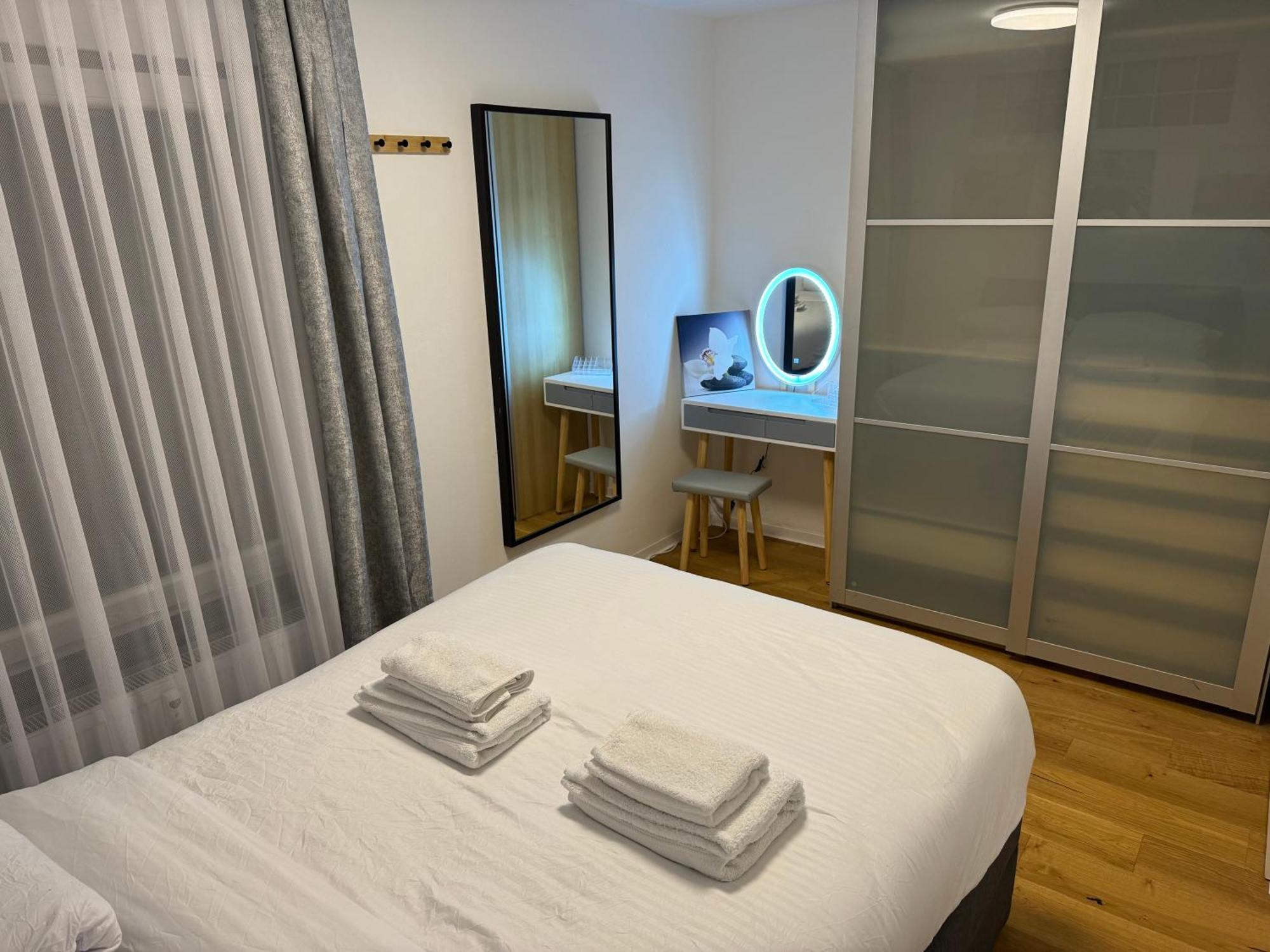 Best Central Apartment - Am Marktplatz - Up To 5 - Next To Frankfurt And Hanau - Coffee And Snacks - Netflix, Prime, Disney Nidderau Esterno foto