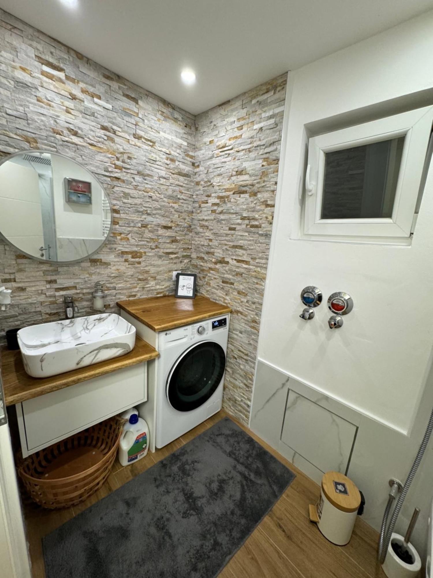 Best Central Apartment - Am Marktplatz - Up To 5 - Next To Frankfurt And Hanau - Coffee And Snacks - Netflix, Prime, Disney Nidderau Esterno foto
