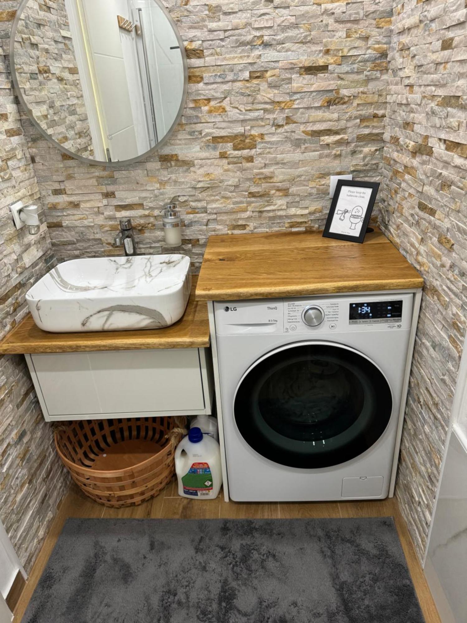 Best Central Apartment - Am Marktplatz - Up To 5 - Next To Frankfurt And Hanau - Coffee And Snacks - Netflix, Prime, Disney Nidderau Esterno foto